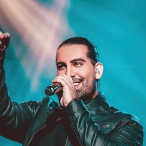 دانلود آهنگ هرچی میریم جلوتر تو داری خوشگل تر میشی