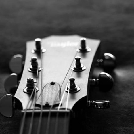 دانلود آهنگ بخوام از تو بگذرم من با یادت چه کنم چاووشی