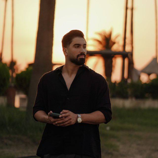 دانلود آهنگ بنام ریمیکس من چریک بیمه با صدای جواد عباسی