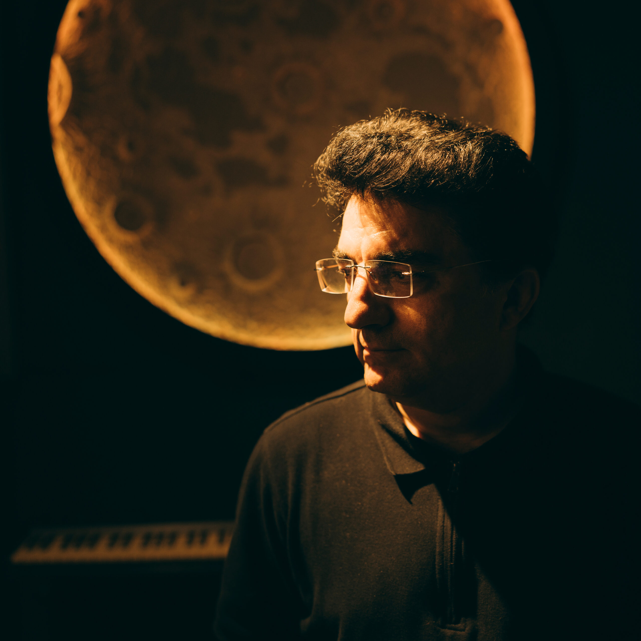 دانلود آهنگ بنام غیرت با صدای محمود شریفی