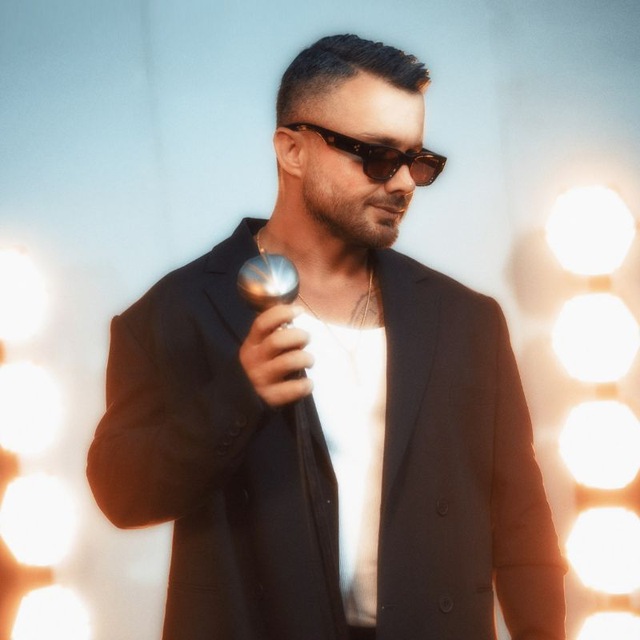 دانلود آهنگ بنام دکلمه جوانی با صدای ابی عالی